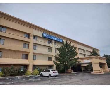 Norwood Inn & Suites By Blisspoint